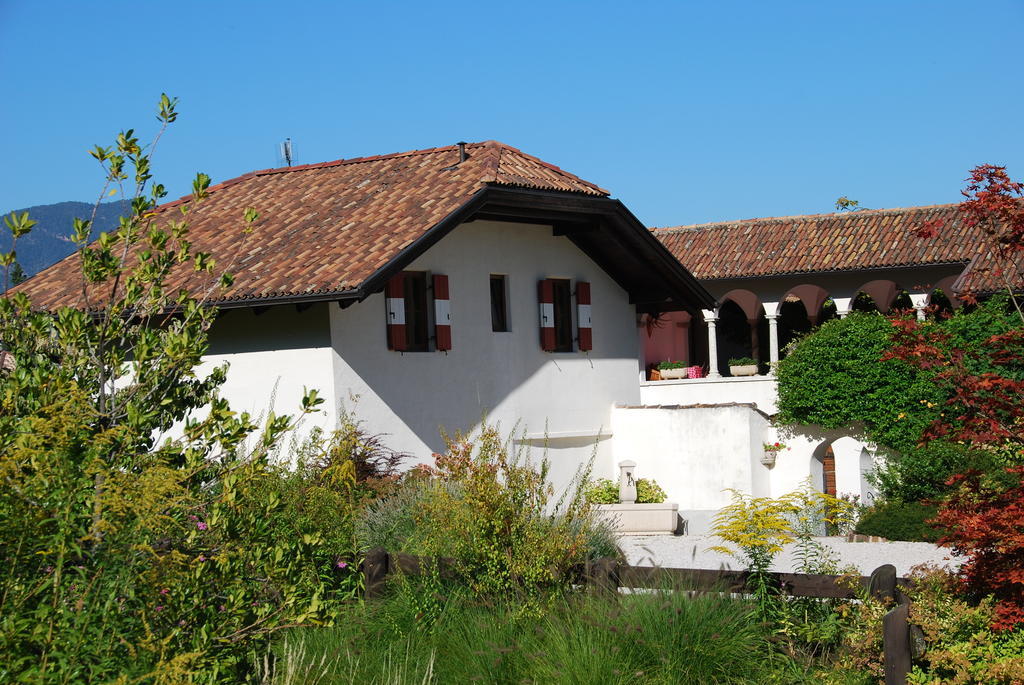 Apartments Schloss Paschbach Appiano Sulla Strada Del Vino Room photo