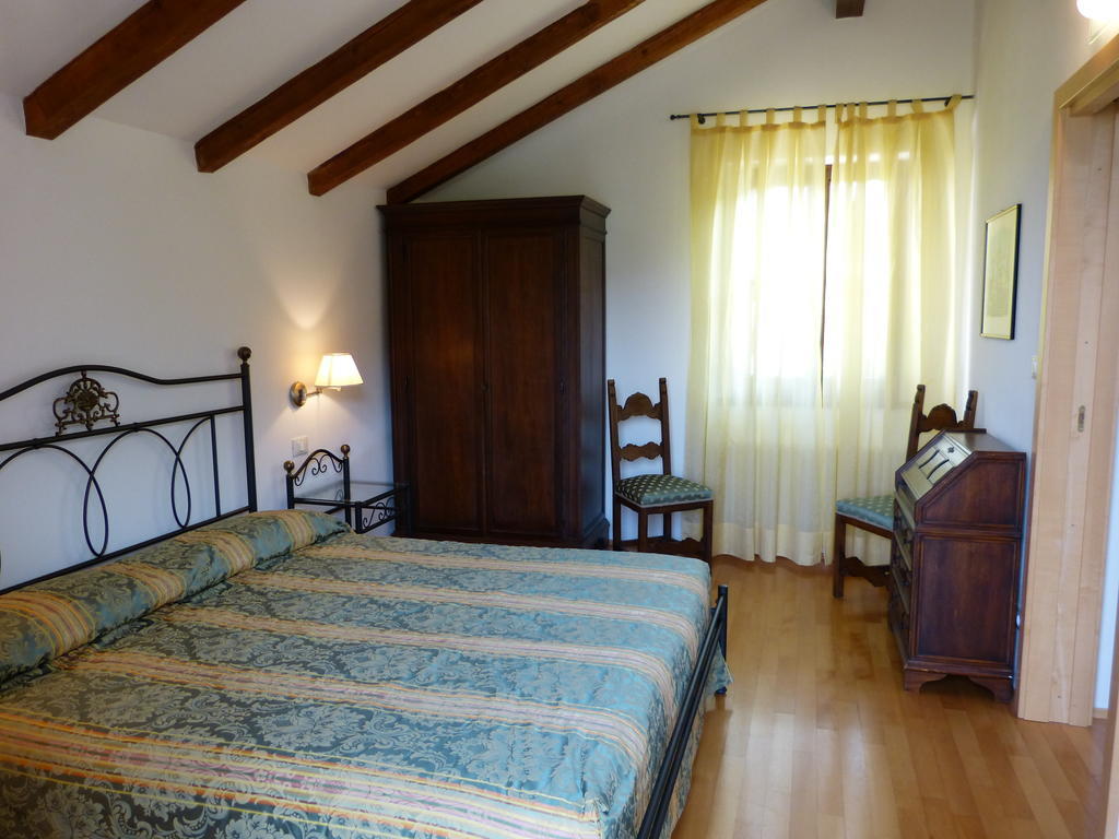 Apartments Schloss Paschbach Appiano Sulla Strada Del Vino Room photo